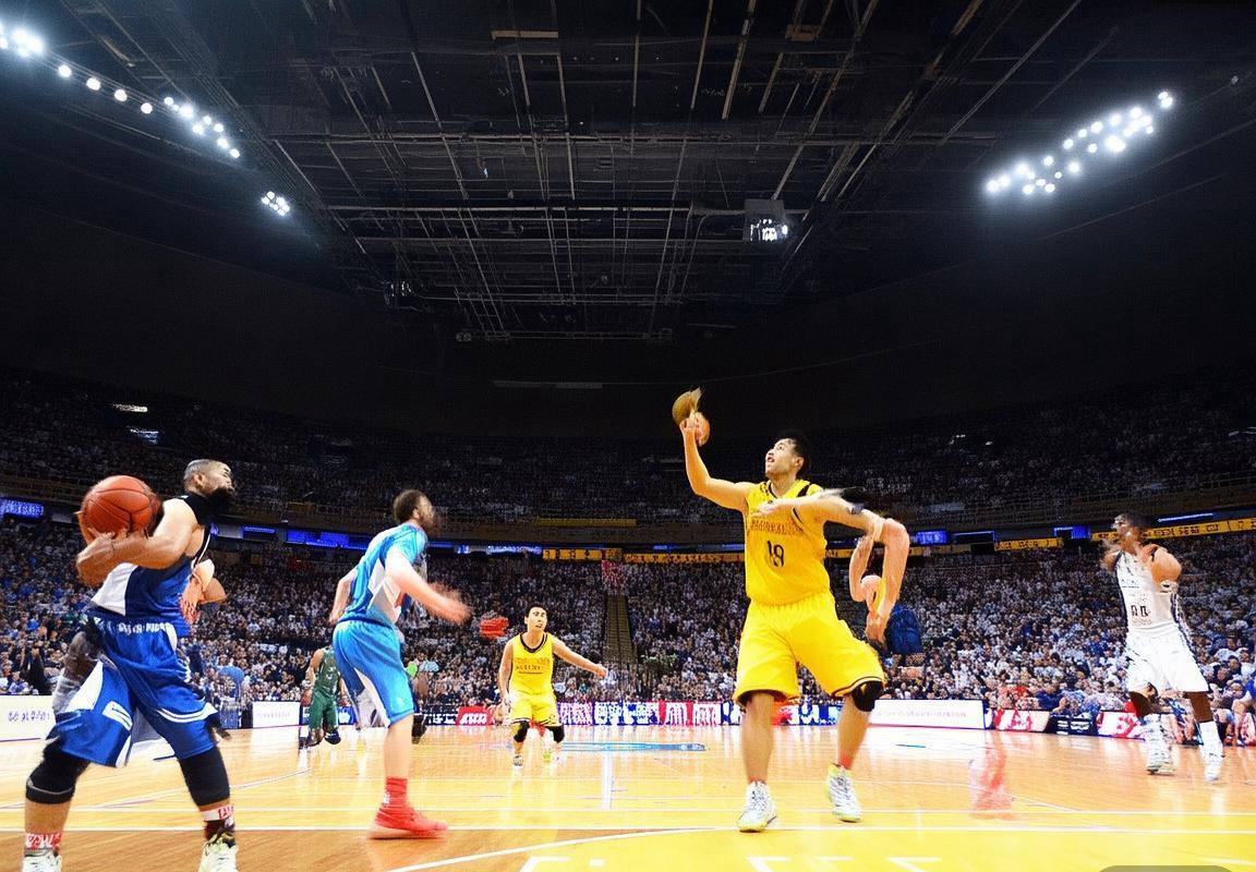 2017年广东天津季前赛精彩回顾：巅峰对决与球员风采